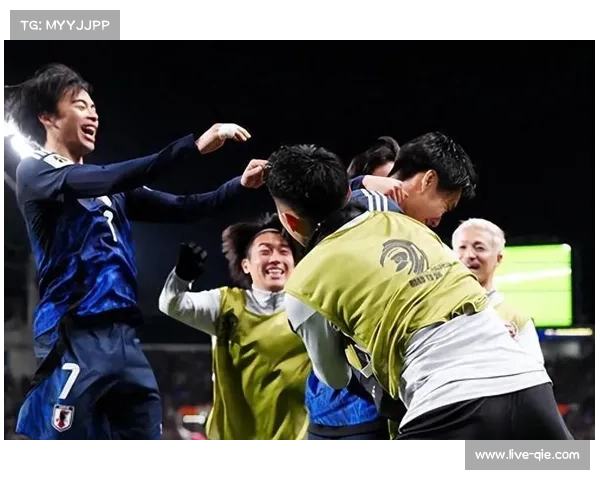 久保健英助攻，日本队角球战术奏效